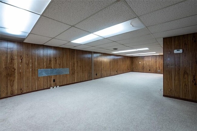 Building Photo - 1205 Spring Valley Ln NE