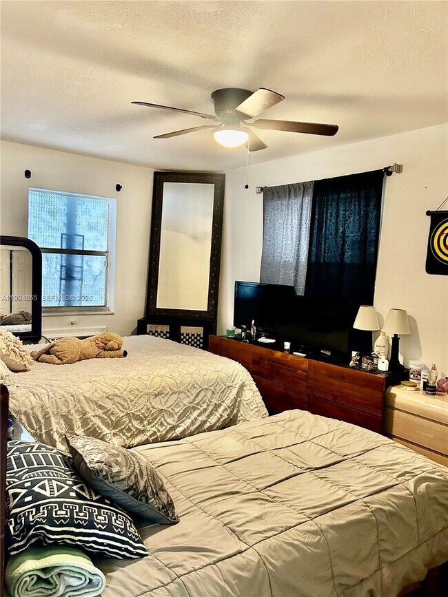 Building Photo - 2918 Funston St