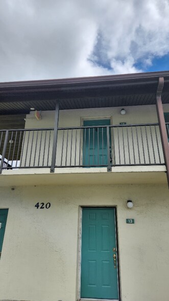 Building Photo - 420 Breakwater Dr