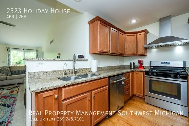 Building Photo - 2523 Holiday House Rd
