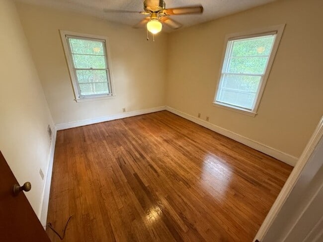 Building Photo - 1235 Evergreen Avenue