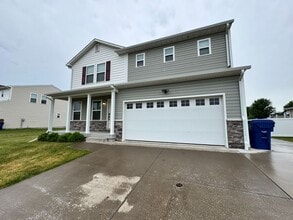 Building Photo - Dream House!! 4 Bedroom 3 Bath House in Davenport is a MUST SEE!!