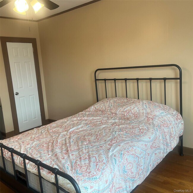 Building Photo - 109-33 Francis Lewis Blvd