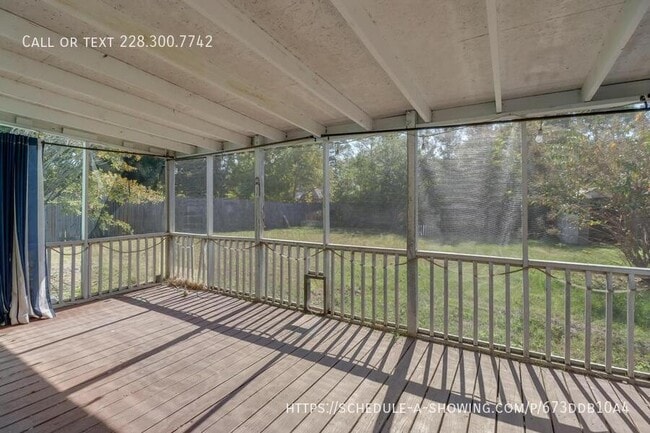 Building Photo - 1737 Ridgeway Dr