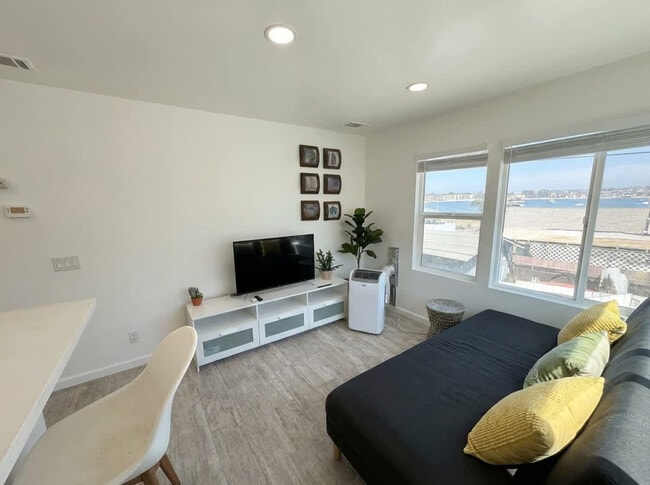 Building Photo - 822 Vanitie Ct