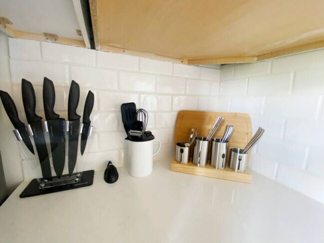 Building Photo - 1245 Martin Dr