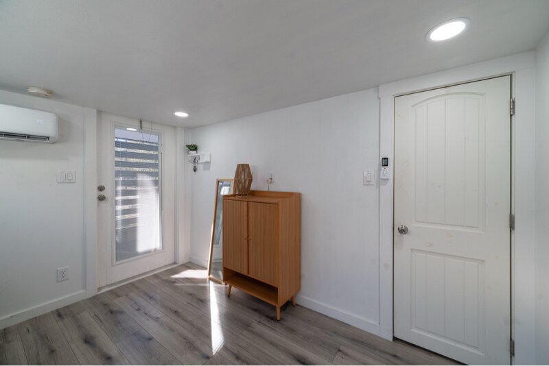 Building Photo - 8220 Canoga Ave