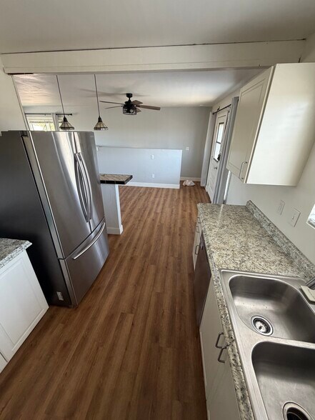 Building Photo - 2534 Haller St
