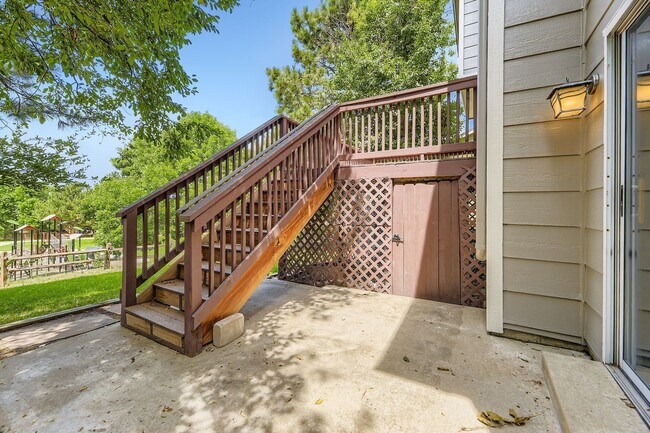 Building Photo - 6532 Freeport Dr