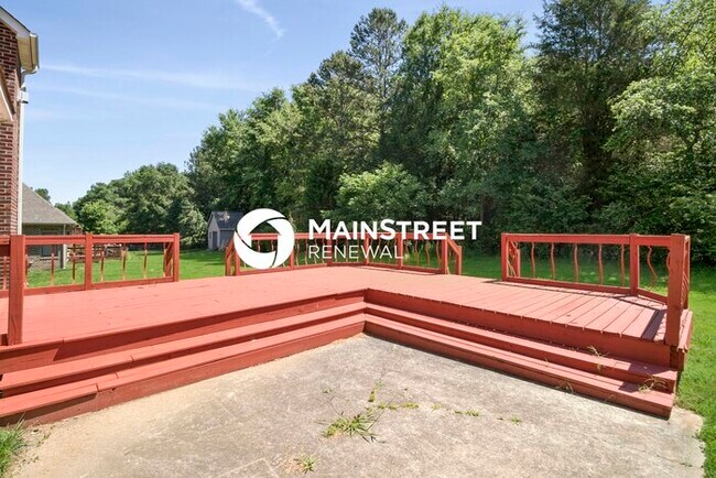 Building Photo - 5 Bedroom Pet-Friendly Home in Charlotte, NC with Main Street Renewal