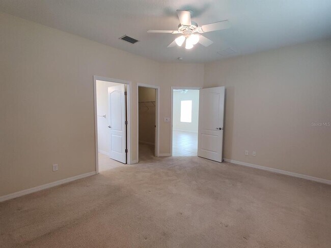 Building Photo - 12256 Longview Lake Cir