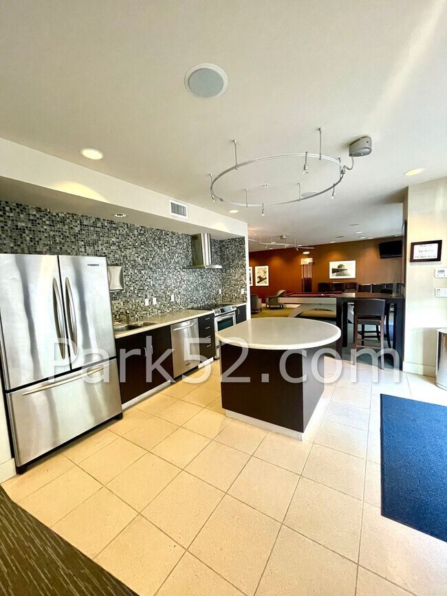 Building Photo - One Bedroom Condo in Downtown Tacoma