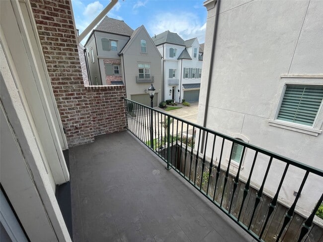 Building Photo - 15622 Broad St