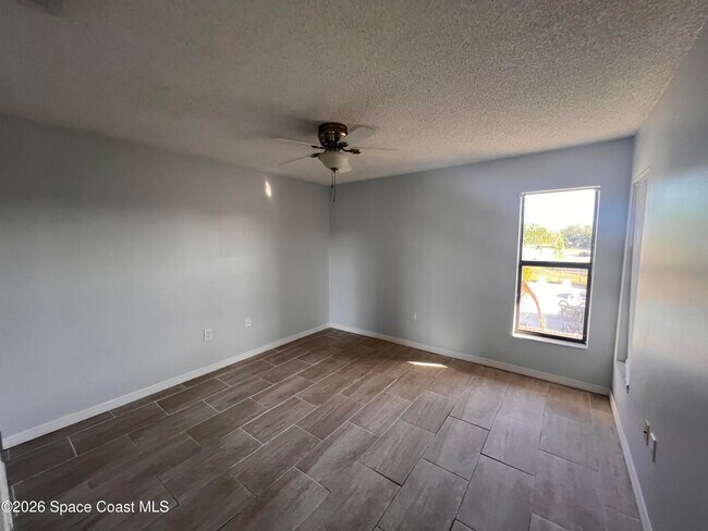 Building Photo - 1011 Clearmont St NE