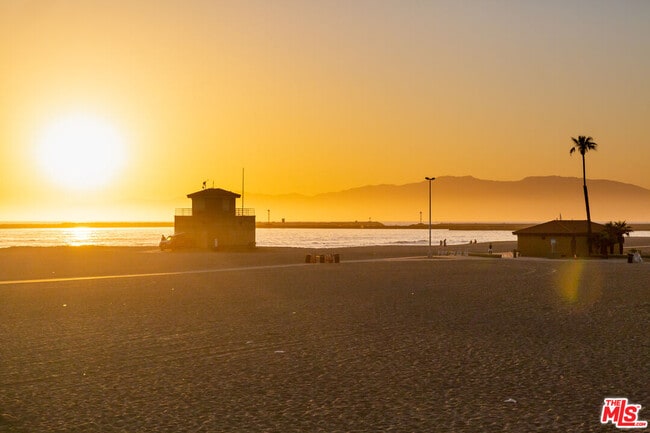 Building Photo - 6985 Trolleyway S