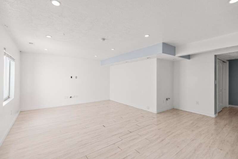 Building Photo - 4127 W Red Orch Wy