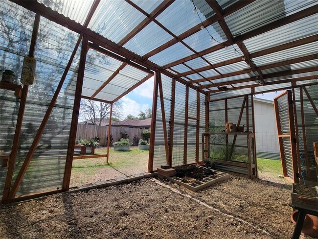 Building Photo - 17745 Loch Linnhe Loop