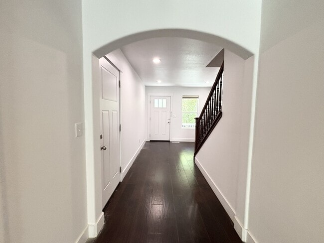 Building Photo - 5052 Moray Ct