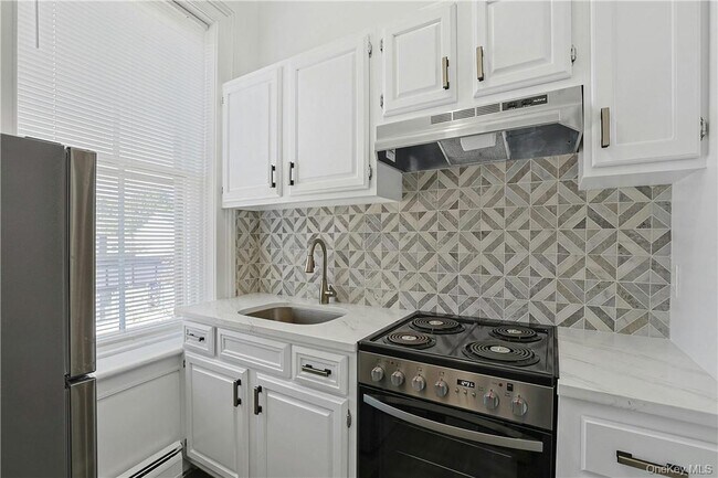 Building Photo - 19 N Broadway