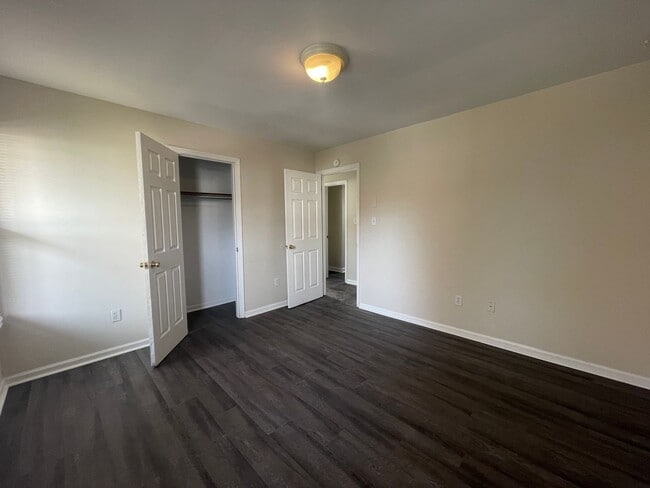 Building Photo - 1014 Colonial Ave