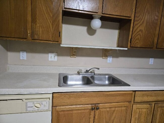Building Photo - Two story apartment