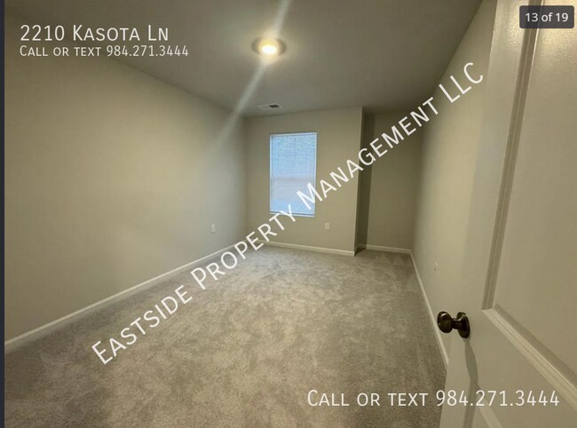 Building Photo - 2210 Kasota Ln
