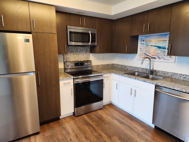 Building Photo - 988 Halekauwila St