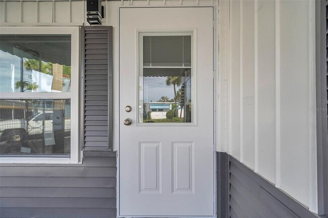 Building Photo - 4851 W Gandy Blvd