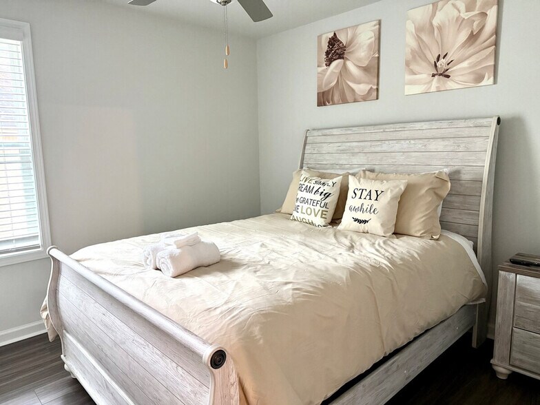 Building Photo - 2794 Prince Charles Ct