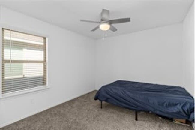 Building Photo - Peaceful & Convenient: Near 45, 99 & IAH!