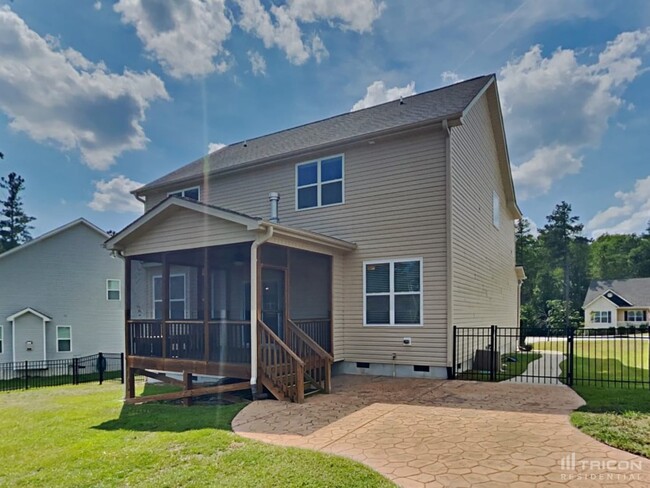 Building Photo - 65 Tanawha Ct