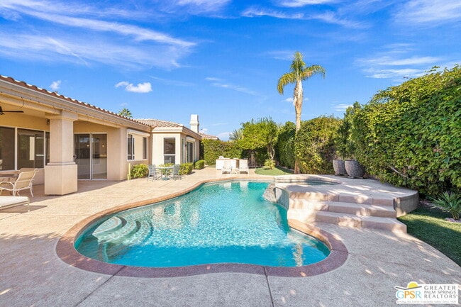 Building Photo - 4 Hillcrest Dr