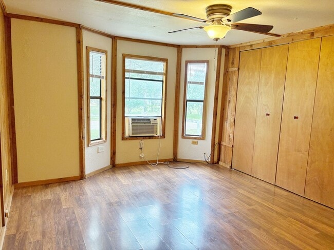 Building Photo - 710 Robindale West Rd