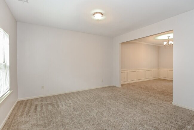 Building Photo - 766 Helm Ln NW