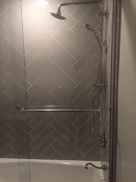 Building Photo - 17113 Palisades Cir