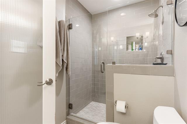 Building Photo - 6803 Blessing Dr