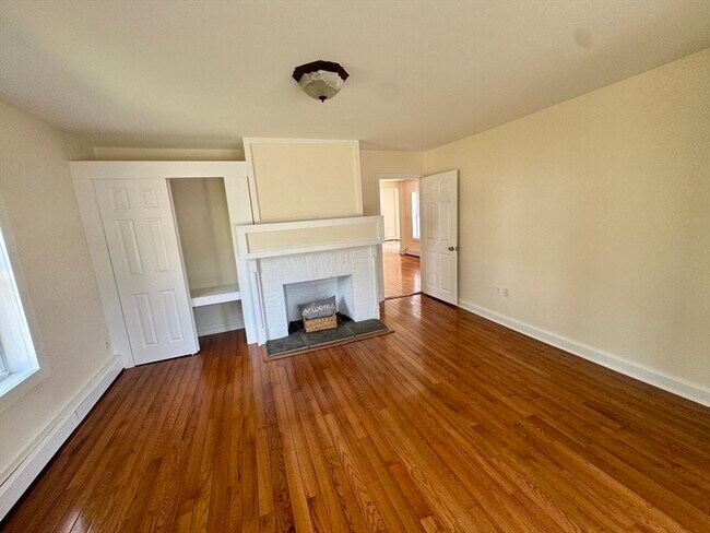 Building Photo - 48 Pleasant St