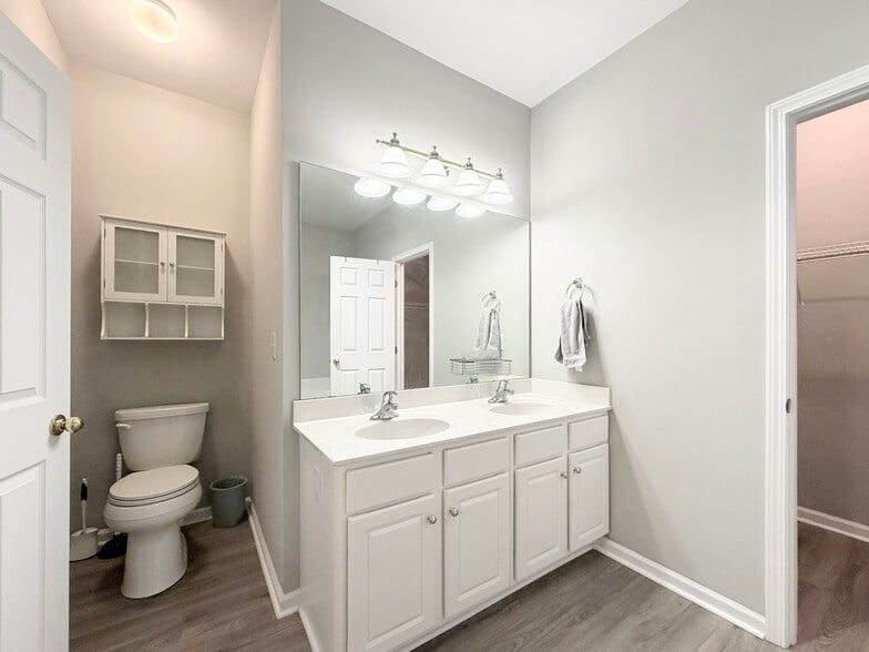 Building Photo - 10483 Dapping Dr