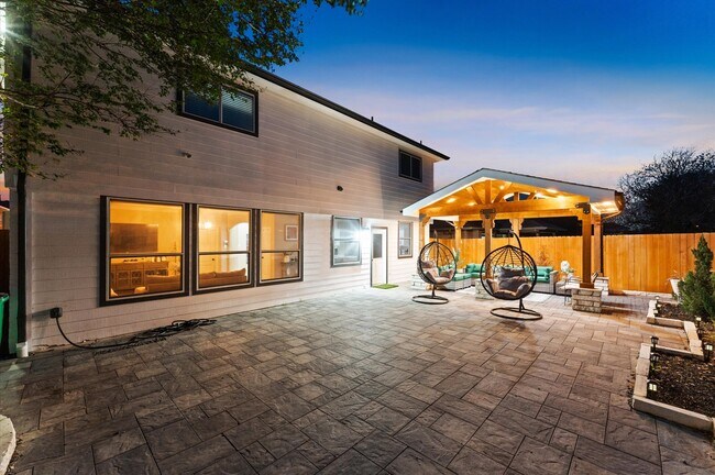 Building Photo - 19251 Hopeview Ct