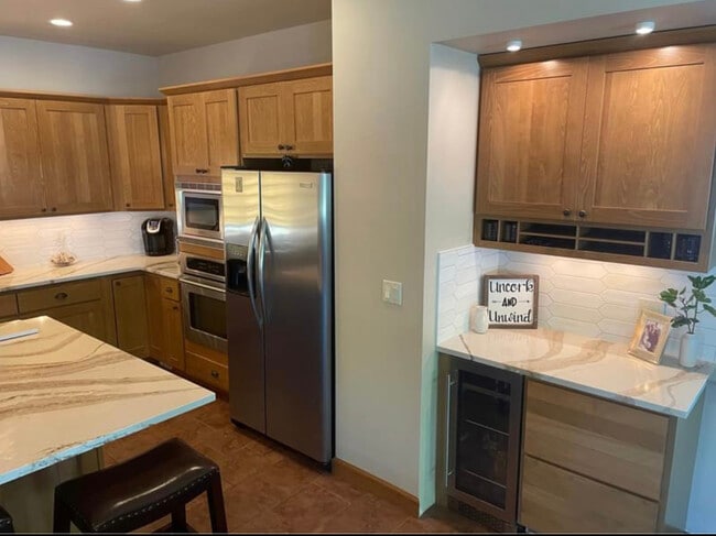 Building Photo - 4047 W Shoreview Ln