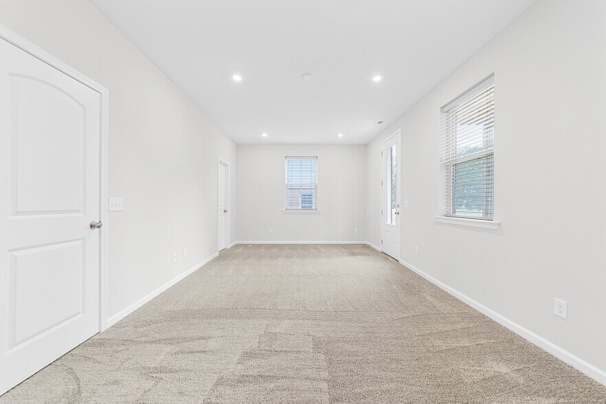 Building Photo - 4323 Reed Creek Dr
