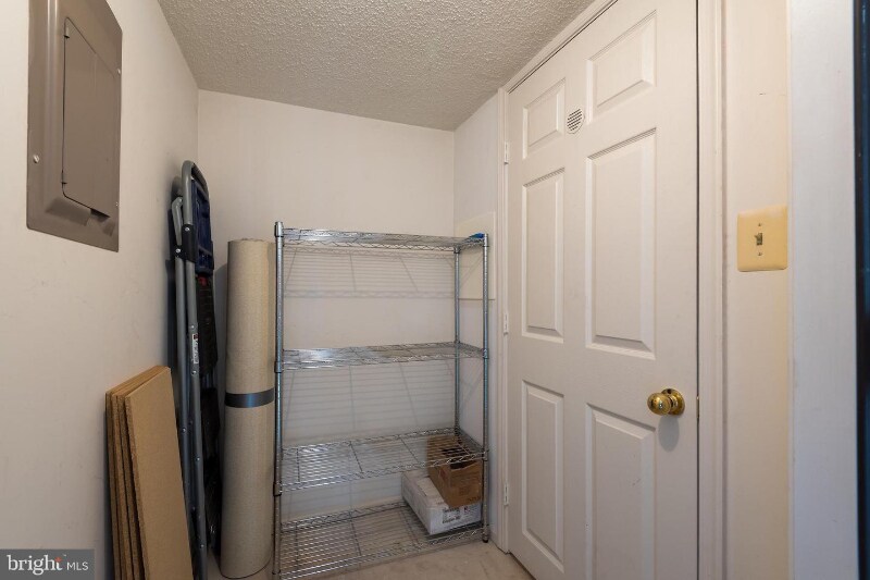Building Photo - 6011 Rosebud Ln