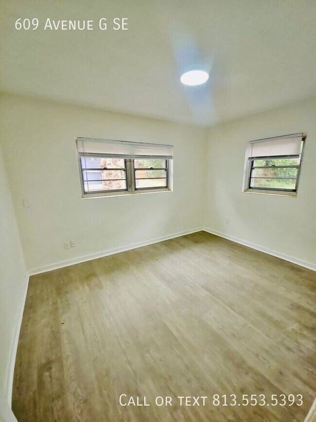 Building Photo - 609 Ave G SE