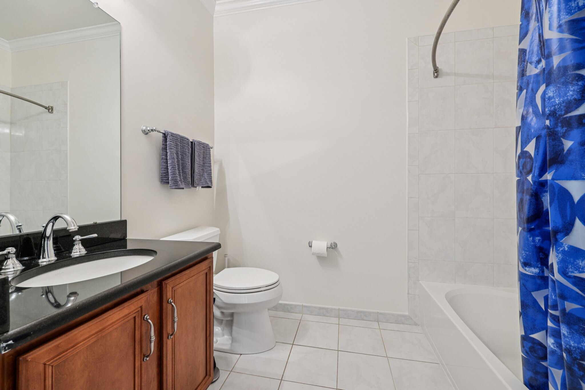 Guest Bath - 410 Westchester Ave