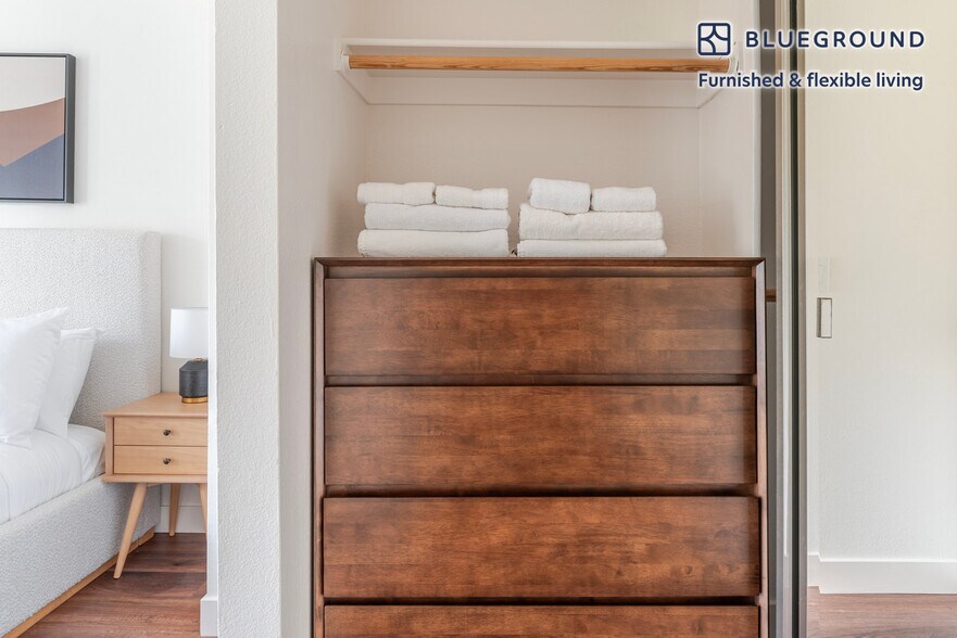 Building Photo - 1050 Benton St