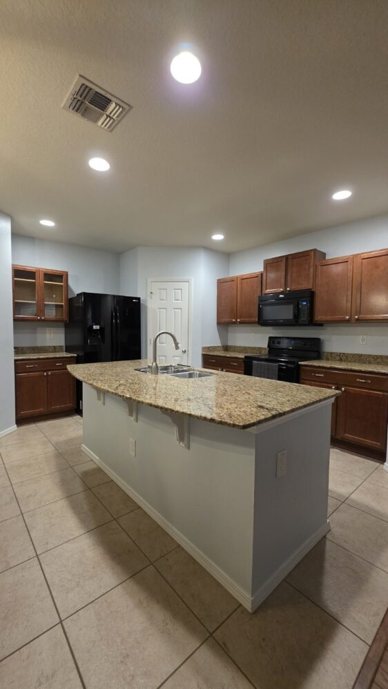 Building Photo - 4630 Chatterton Way