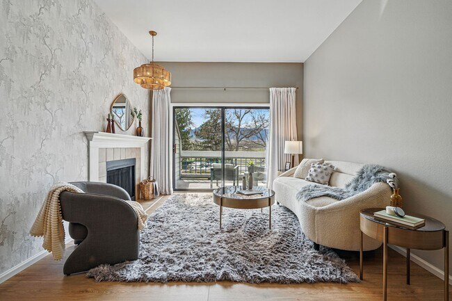 Primary Photo - Sunny 2-Bed, 2-Bath Condo in Boulder’s Kin...