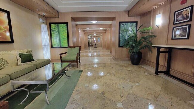Building Photo - 4445 El Mar Dr
