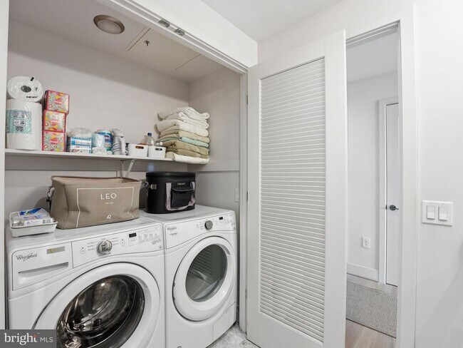 Building Photo - 45 Sutton Square SW