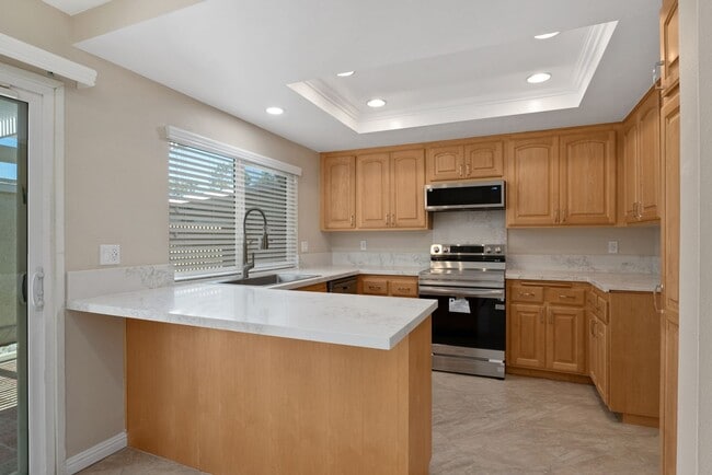 Building Photo - Beautiful Yorba Linda 3 Bedroom 2.5 Bathro...
